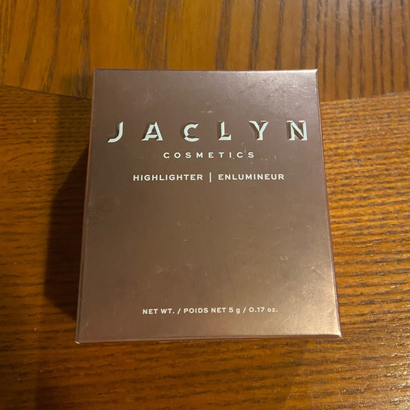Jaclyn Cosmetics Accent Light Highlighter - Picture 4 of 6